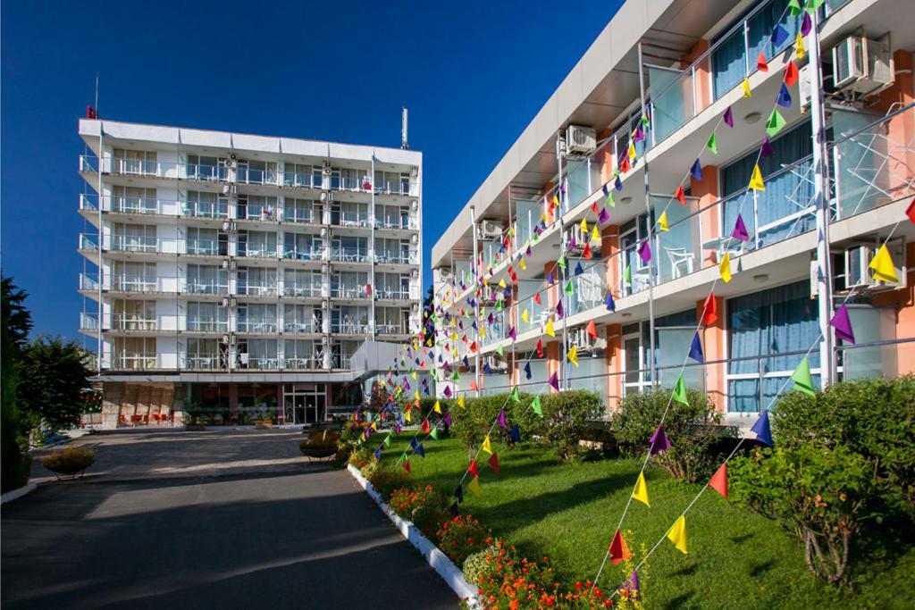 Hotel Coop - Kiten Kiten  Luaran gambar
