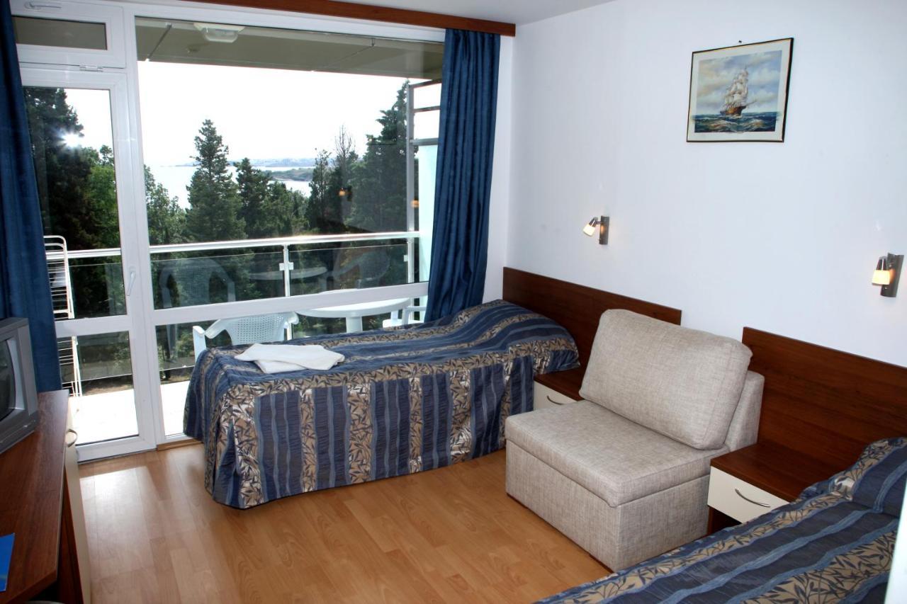 Hotel Coop - Kiten Kiten  Luaran gambar