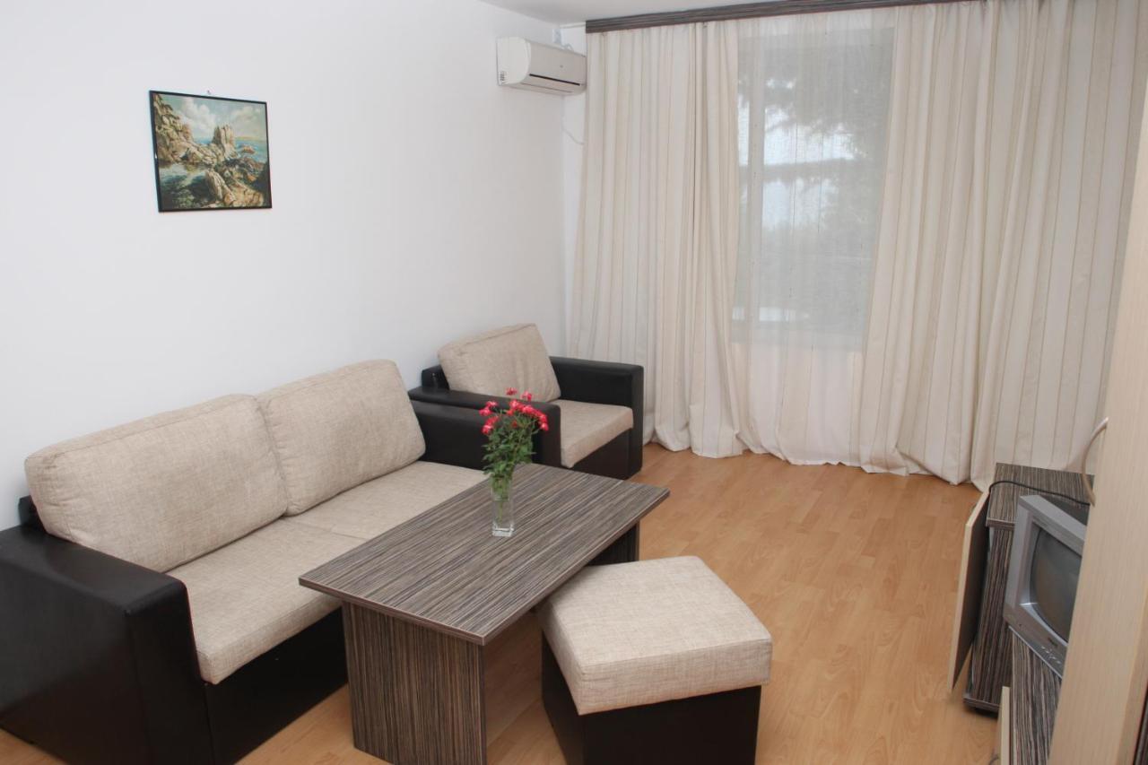 Hotel Coop - Kiten Kiten  Luaran gambar