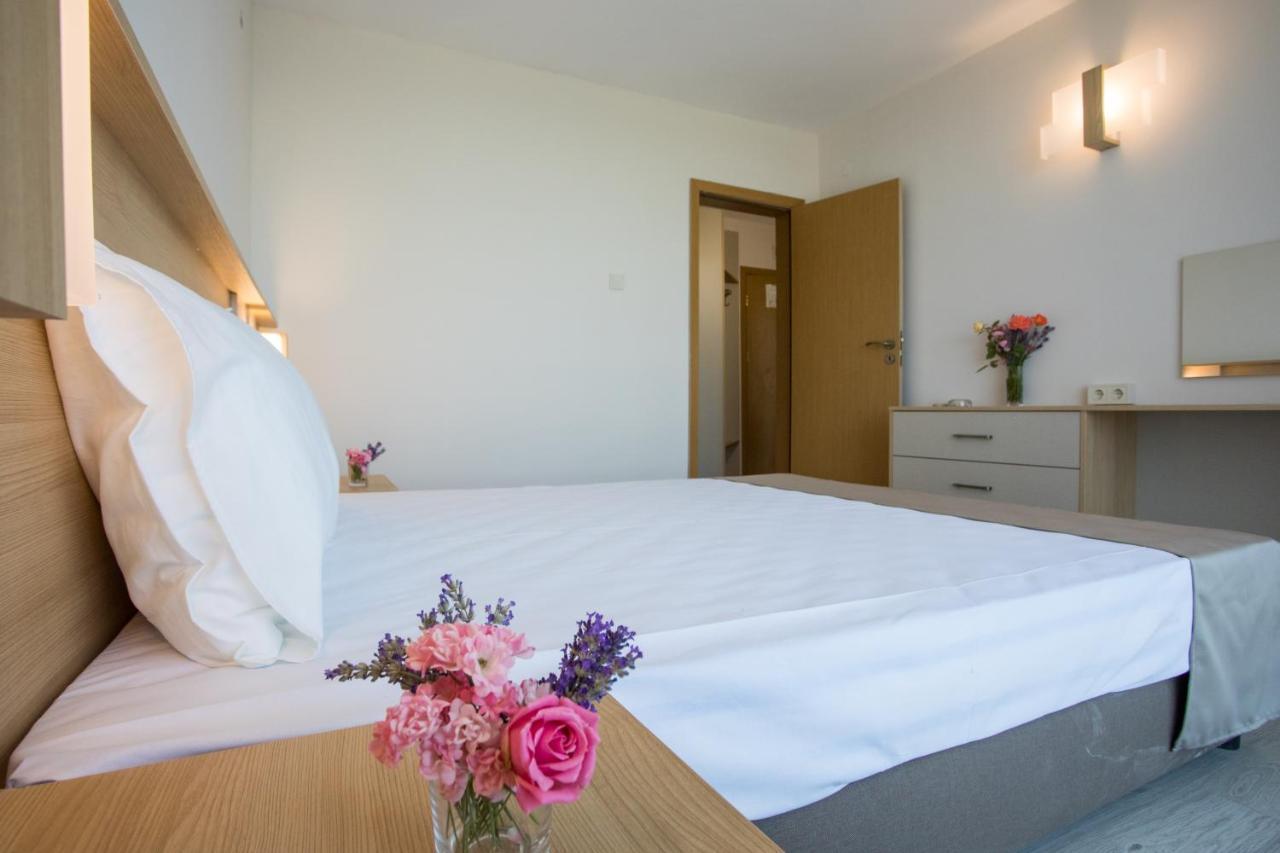 Hotel Coop - Kiten Kiten  Luaran gambar