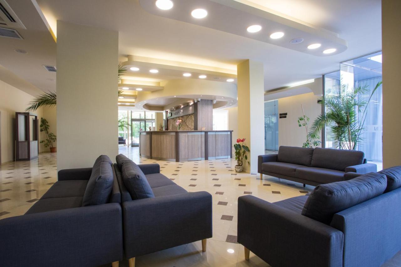 Hotel Coop - Kiten Kiten  Luaran gambar