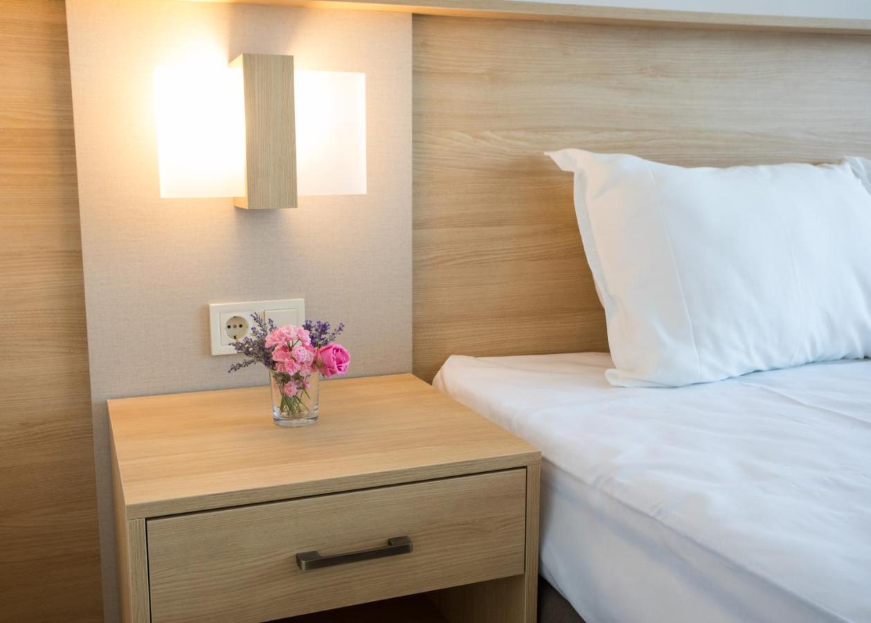 Hotel Coop - Kiten Kiten  Luaran gambar