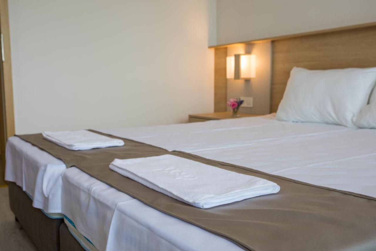 Hotel Coop - Kiten Kiten  Luaran gambar